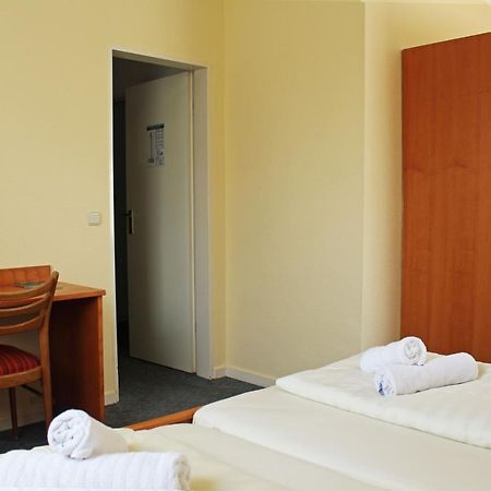Autobahn Hotel Pfungstadt Ost Extérieur photo